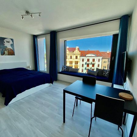 Cozy Studio With Garage In The City Center Plzen Bagian luar foto