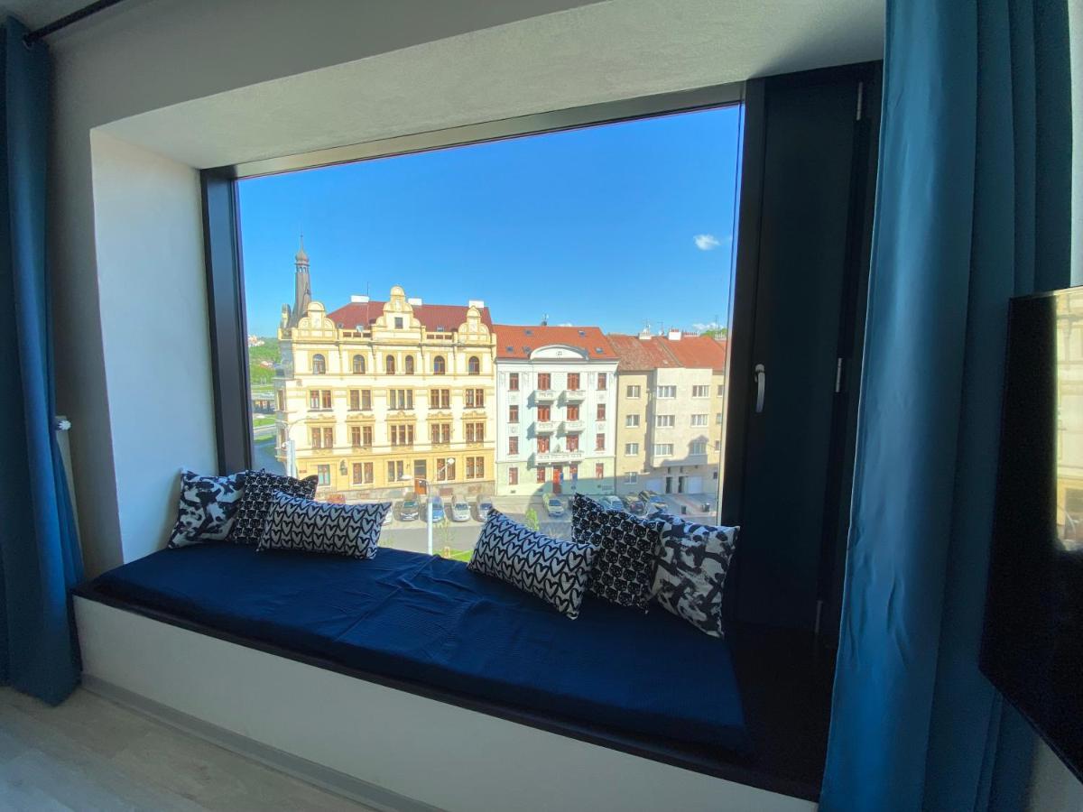 Cozy Studio With Garage In The City Center Plzen Bagian luar foto